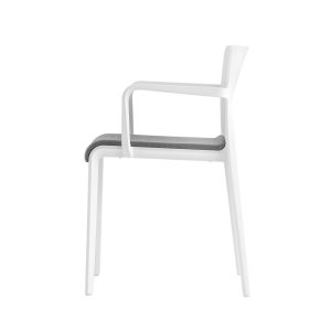 Pedrali Volt 676/2 tuoli istuinpehmusteella