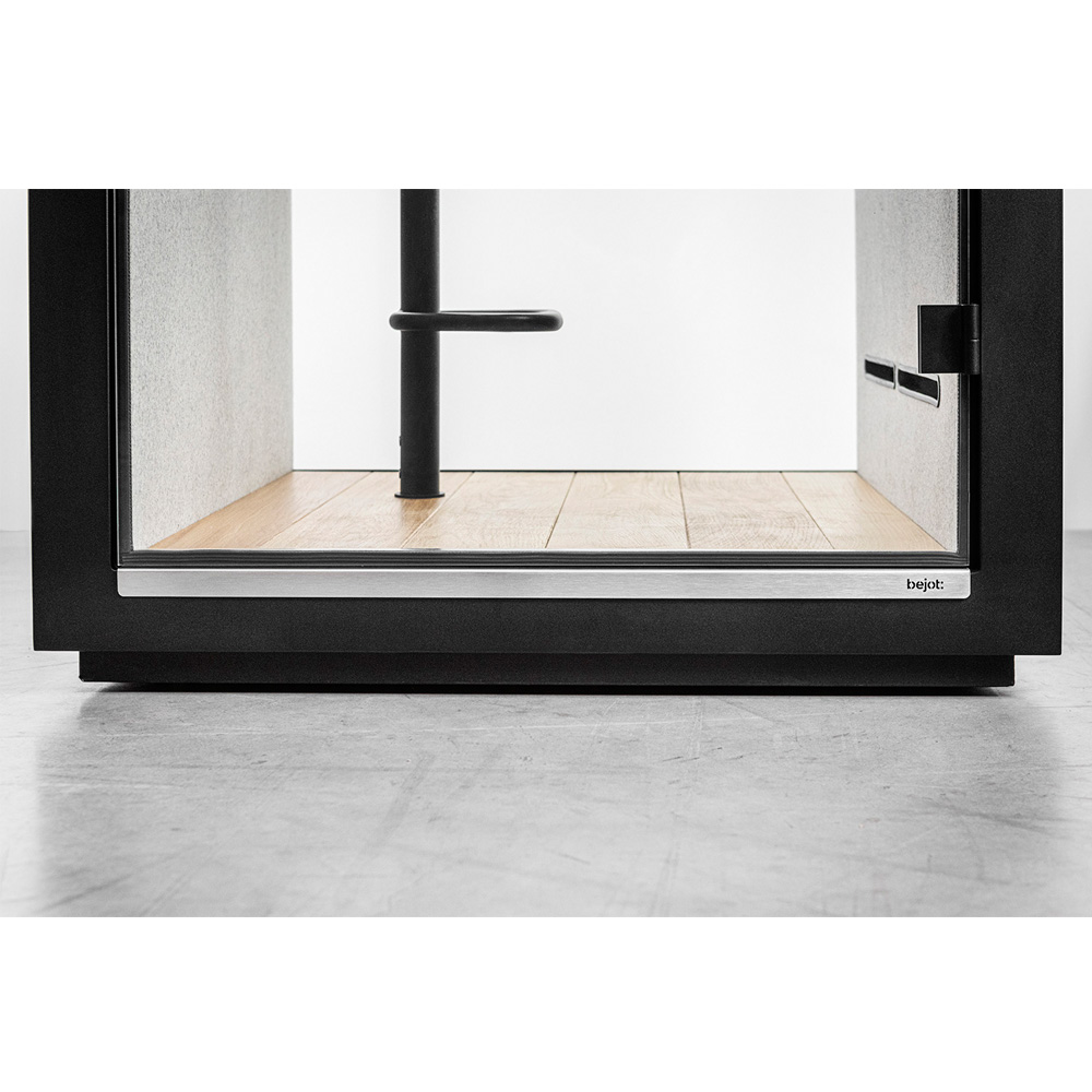 Bejot Treehouse 1SG2 puhelinkoppi istuimella - Image 16